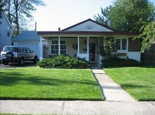 2507 Dogwood Ave, East Meadow, NY 11554
