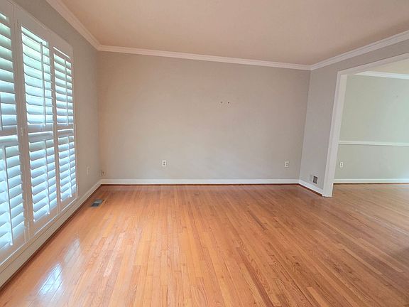 3rd image of 8201 Hensley Ct