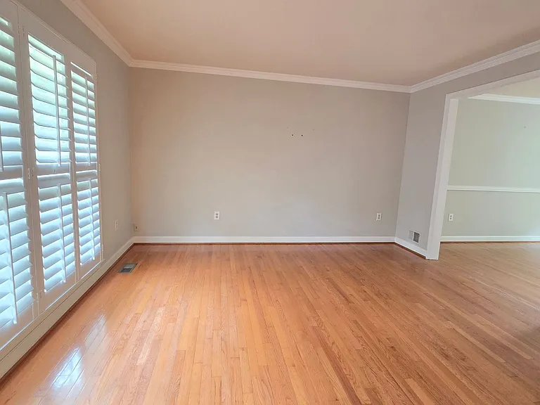 8201 Hensley Ct — Photo 3