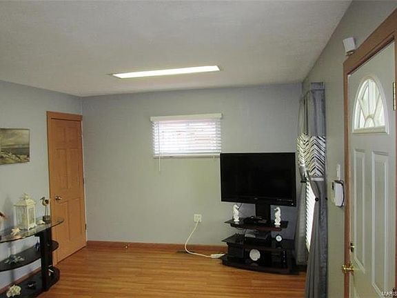 4th image of 8622 Clifton Ave