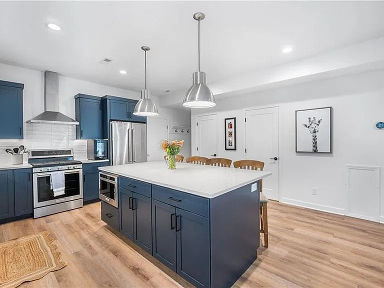 12203 Ashbury Ave — Photo 10
