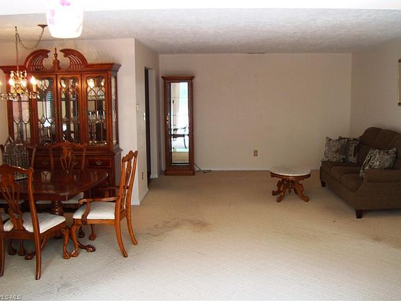 4th image of 520 Meredith Ln APT 407