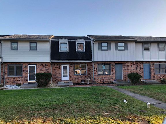 2nd image of 188 Oakcrest Cir