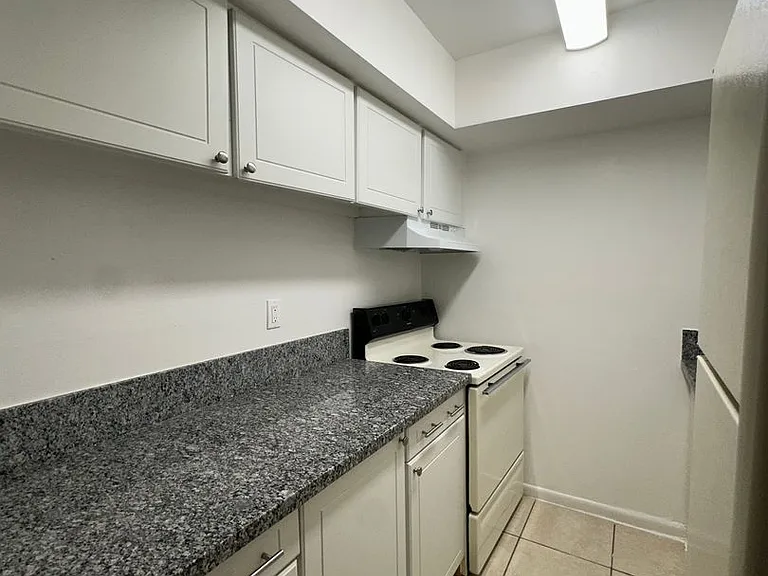 515 S Sequoia Dr — Photo 43