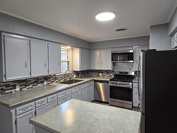 2nd image of 809 N 21st St