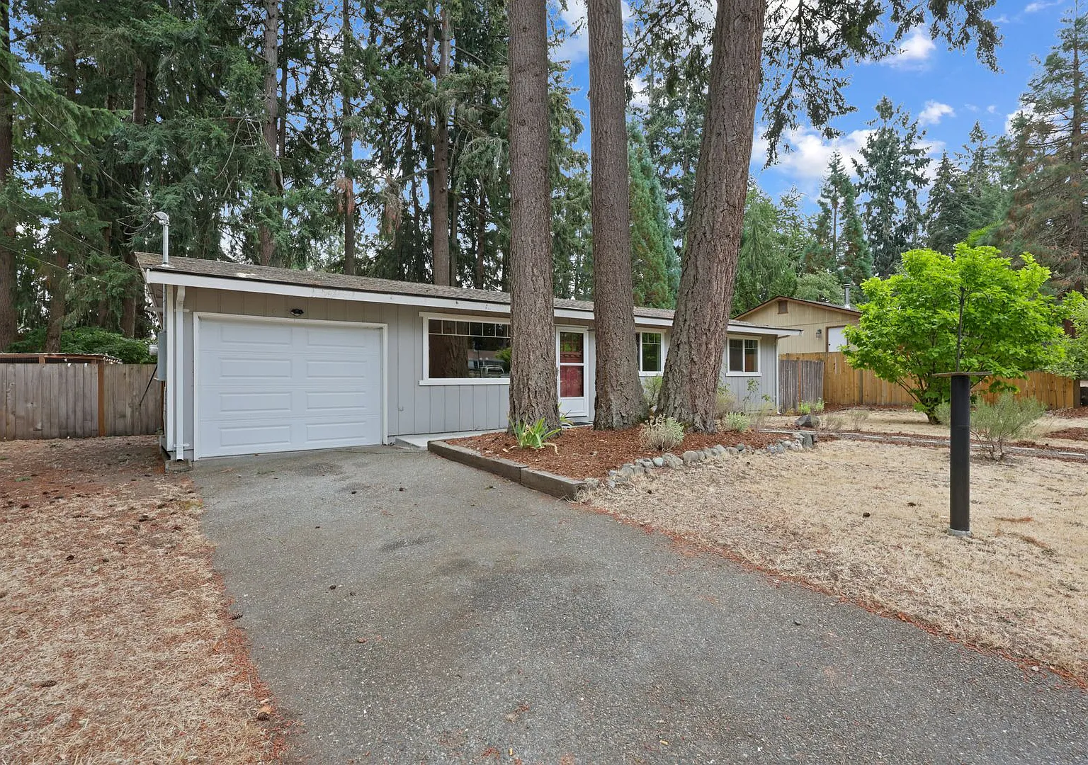 Move In Ready Now! Charming Updated Rambler With Rv Parking, Large Fenced Yard & Optional Chicken... — Photo 2