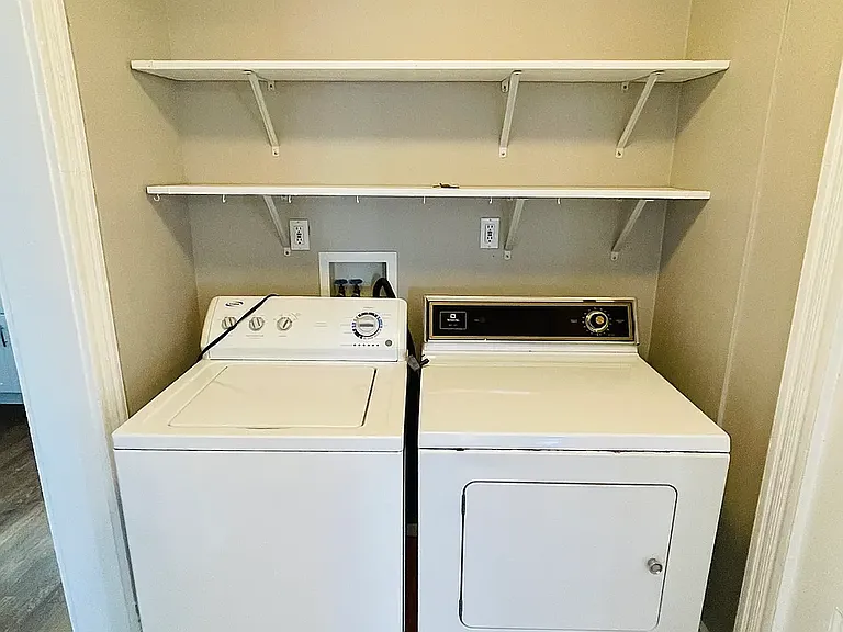 215 E Prospect St — Photo 8