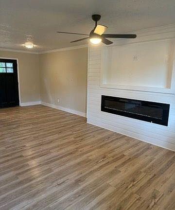 2nd image of 443 Walker St