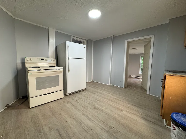 86 Wolcott St #R1 — Photo 10