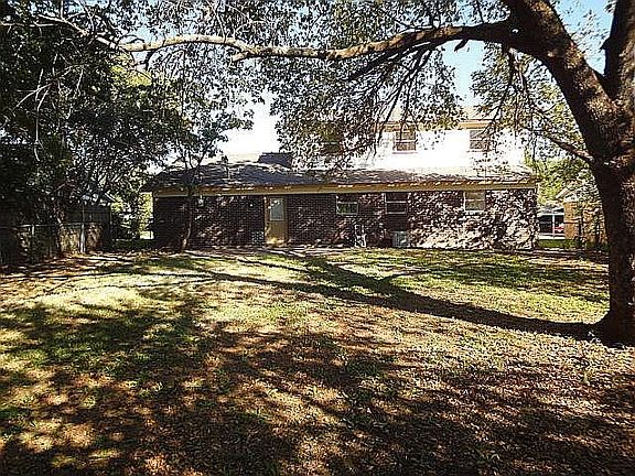 4th image of 412 Thompson Dr