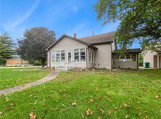 303 College St, Lerna, IL 62440