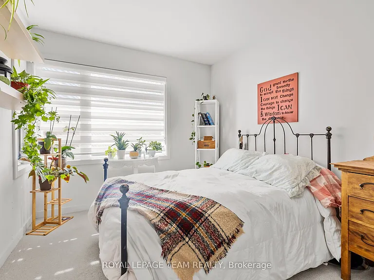 978 Acoustic Way — Photo 16