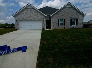 4410 Field Oak Dr, Millington, TN 38053