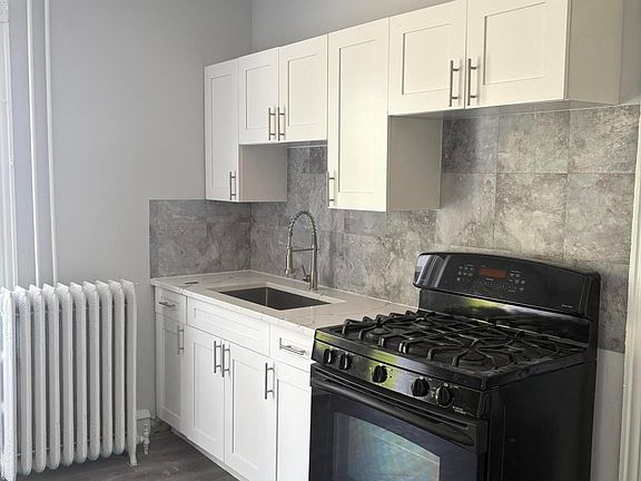 4th image of 102 Saint Louis Avenue