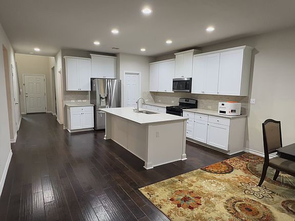 5th image of 340 Mary Max Cir