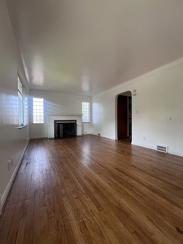 2 bed, 853 sqft, $1,050 — Photo 2