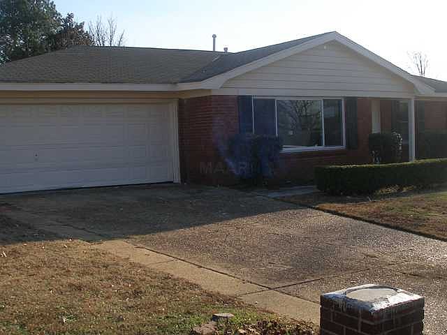 1st image of 669 Parkrose Ave