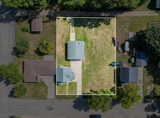 303 S Brook St, Hendricks, MN 56136