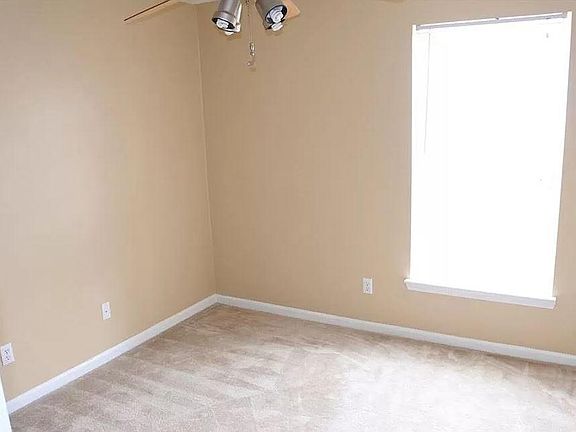 5th image of 17103 Addington Dr