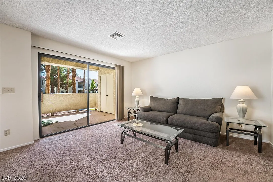 2 bed, 2.0 bath, 884 sqft, $1,400 — Photo 3
