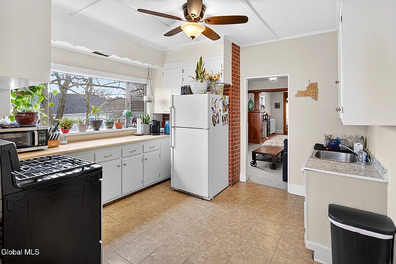 3rd image of 320 Spring Avenue