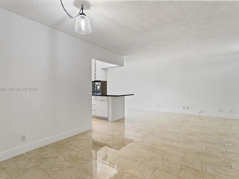 17021 N Bay Rd #429 — Photo 10