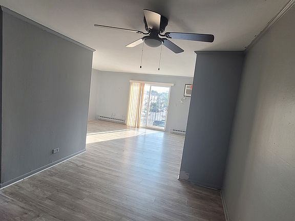 4th image of 4109 Bonhill Dr APT 3F