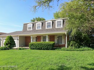 1302 Buena Vista Dr, Wheaton, IL