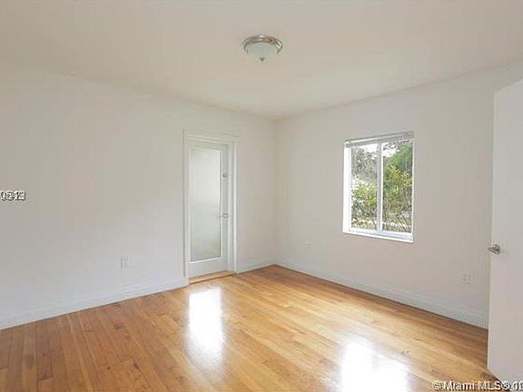5th image of 174 NW 109th St