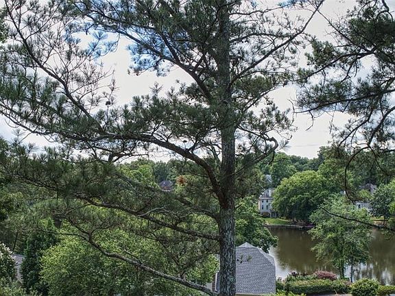 5th image of 4009 Penhurst Dr