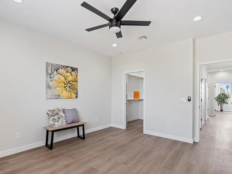 1642 E Monte Vista Rd #5 — Photo 13