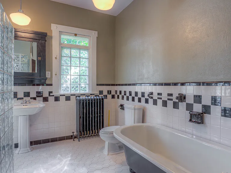 1195 Dorothy Pl — Photo 9