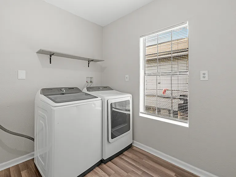 1322 Magnolia St — Photo 12