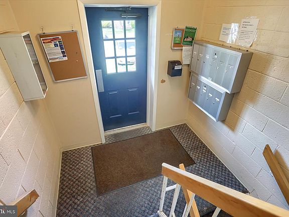 4th image of 4411 Falls Bridge Dr Unit B