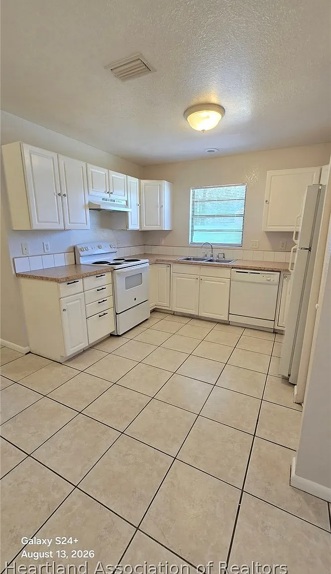 3 bed, 2.0 bath, 1108 sqft, $1,500 — Photo 4