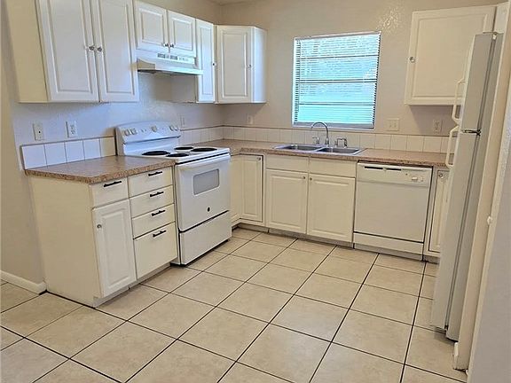 4th image of 3437 Ellington Ave