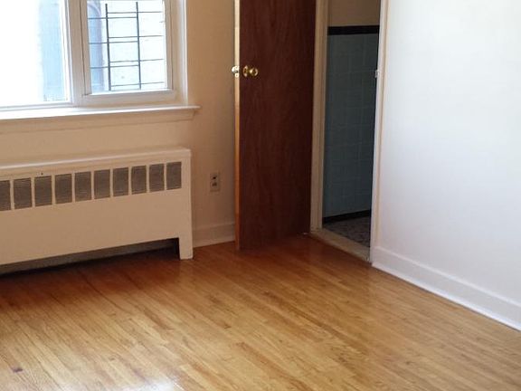 3rd image of 777 Whitehall Pl