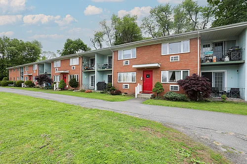 30 Lamb Ave #5C Photo 1