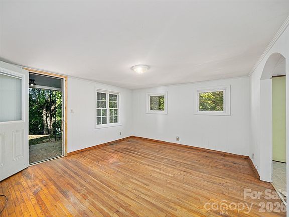 5th image of 370 Bear Creek Church Rd