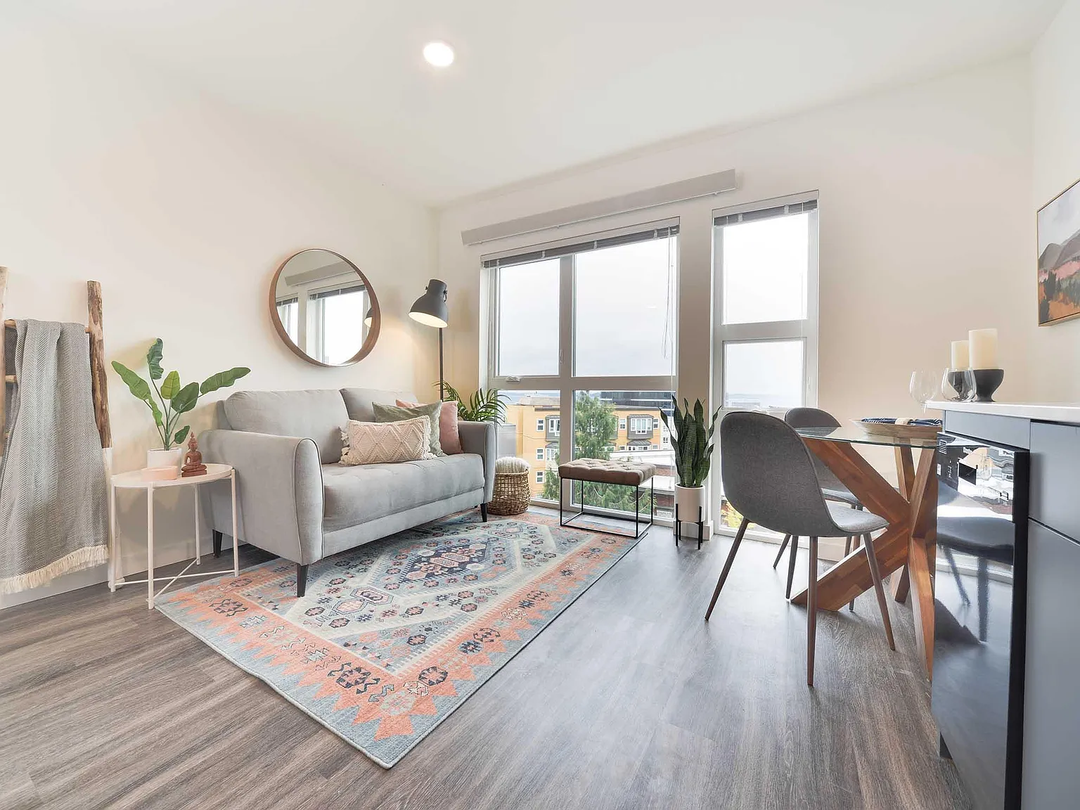 Encore Belltown Apartments — Photo 2