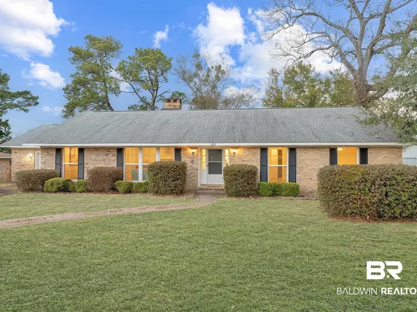 137 Fairway Dr, Daphne, AL 36526