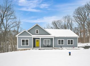 27 Mayflower Rd, Marlborough, CT 06447