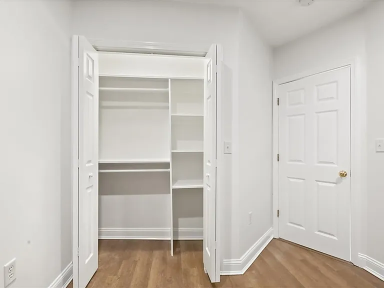19 Harris St #5 — Photo 9