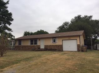 312 E Wichita St, Conway Springs, KS 67031