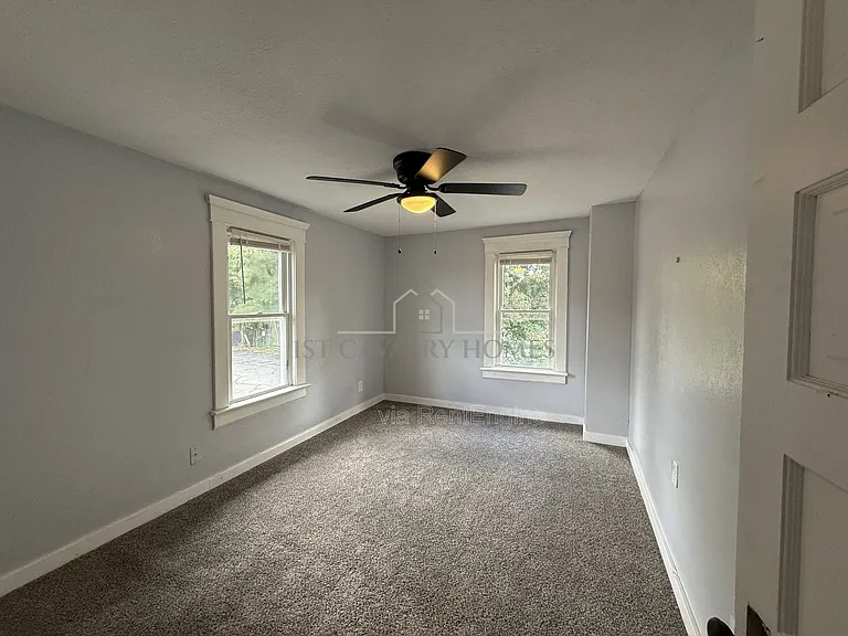 1305 Curtis St — Photo 9