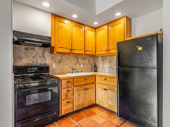 4th image of 15 Casita Dr