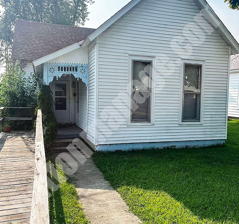 52 Jones St