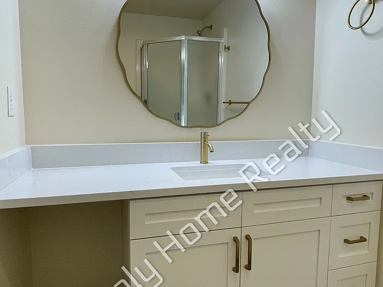 9041 Steilacoom Rd SE #B — Photo 16
