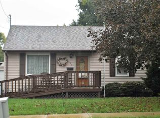 1092 E Ash St, Canton, IL 61520