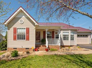 1012 Creekview Dr, Columbia, TN 38401